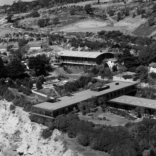 Aerial view of the Hydraulics Laboratory (center), cottages, and the Institute for Geophysics and Planetary Physics (IGPP) (bottom) at Scripps Institution of Oceanography