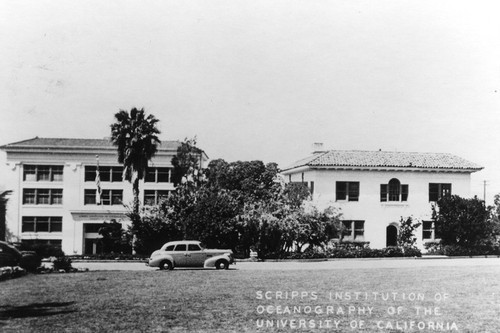 Scripps Library (left) and Ritter Hall, Scripps Institution of Oceanography