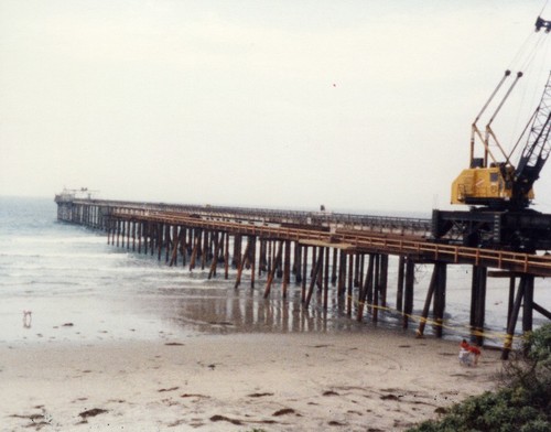 Ellen Browning Scripps Memorial Pier (front) construction with the Scripps Pier (background), Scripps Institution of Oceanography