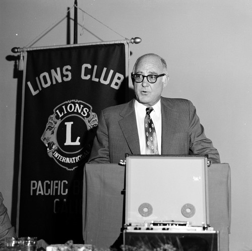 William D. McElroy giving a thank you speech to the Pacific Beach Lion's Club after receiving donation