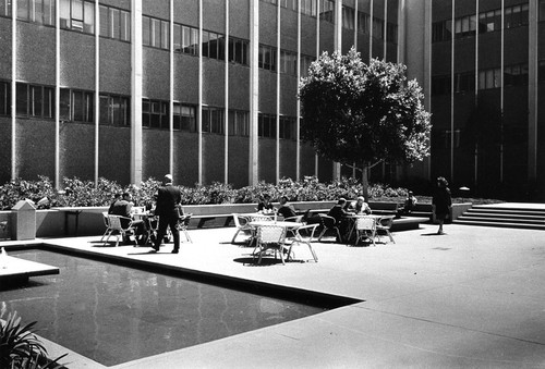 Seating area and fountain next to Sverdrup Hall, Scripps Institution of Oceanography