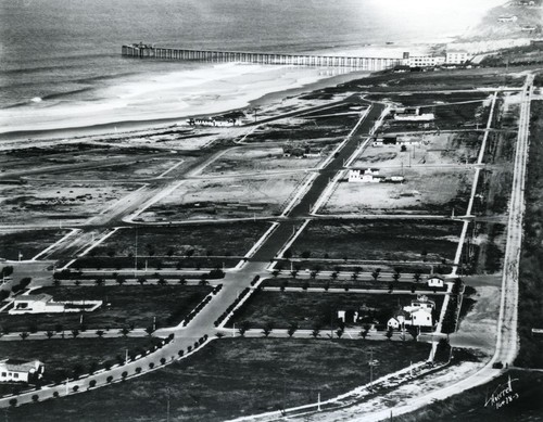 Aerial view of Scripps Institution of Oceanography and La Jolla (looking north)