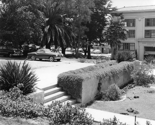 Parking area and Scripps Library, Scripps Institution of Oceanography