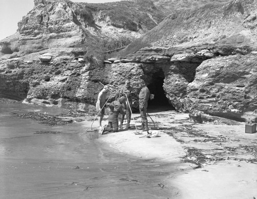 Ruth Young, Donald Sayner, David Poole and Robert M. Norris with sediment trap, Scripps Beach, La Jolla