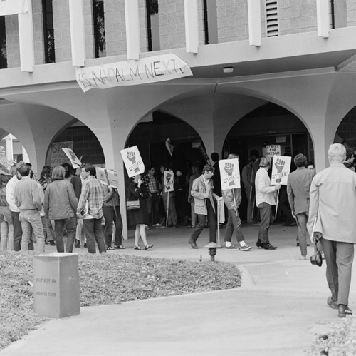 Student strike demonstration, Revelle College, UC San Diego