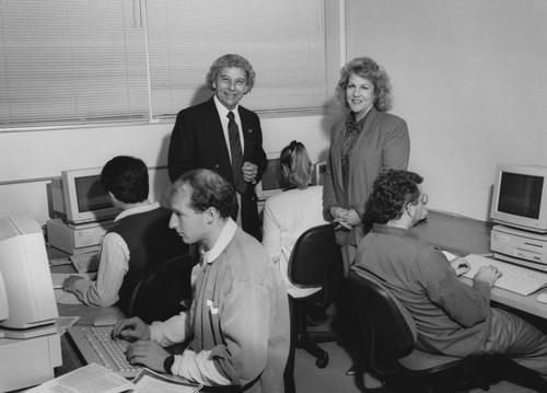 Tom Collins and Dyanne M. Hoffman in computer laboratory, Scripps Institution of Oceanography