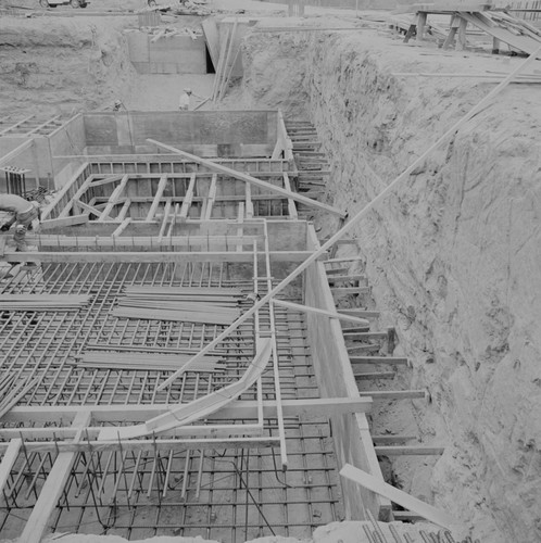 Foundation detail, construction of Geisel Library, UC San Diego