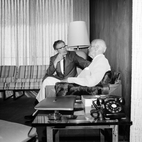 Paul Saltman (right) and Ernest W. Mandeville (left) during the Mandeville gift and endowment presentation