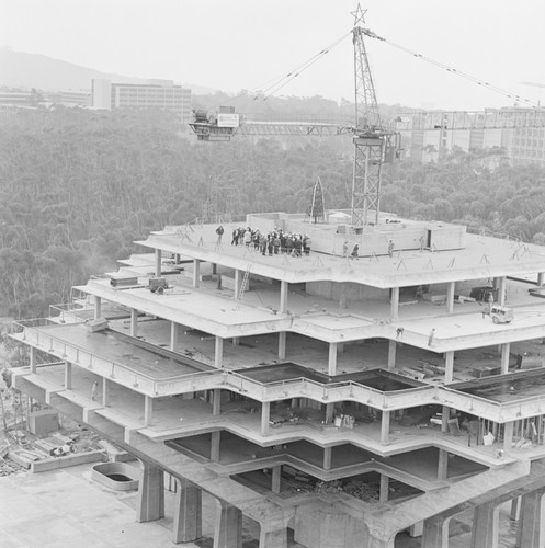 "Topping off" ceremony during Geisel Library construction, UC San Diego