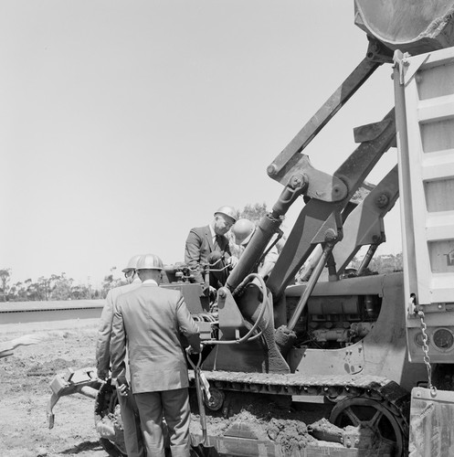 Student dorm ground breaking, UC San Diego