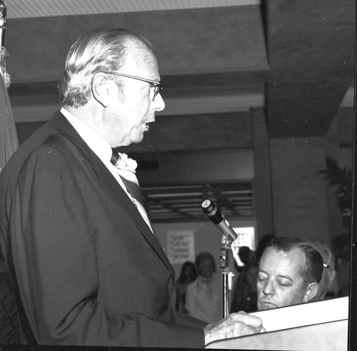 Melvin Voigt at Library dedication, UC San Diego