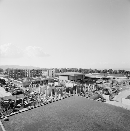 Dormitories under construction, Revelle College, UC San Diego