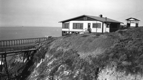 Community House and bridge with Scripps Pier in background, Scripps Institution of Oceanography