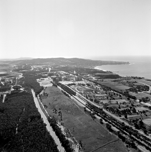 Aerial view of the UC San Diego campus and La Jolla (looking south)