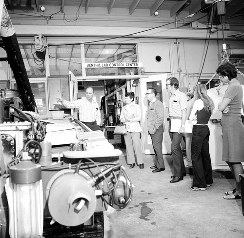 Group touring the Benthic Laboratory Control Center, Scripps Institution of Oceanography