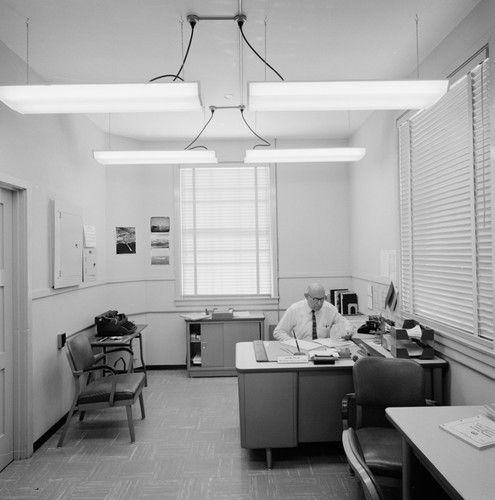 Office of Naval Research (ONR) Central Services, Building 262 (interior, looking south), UC San Diego