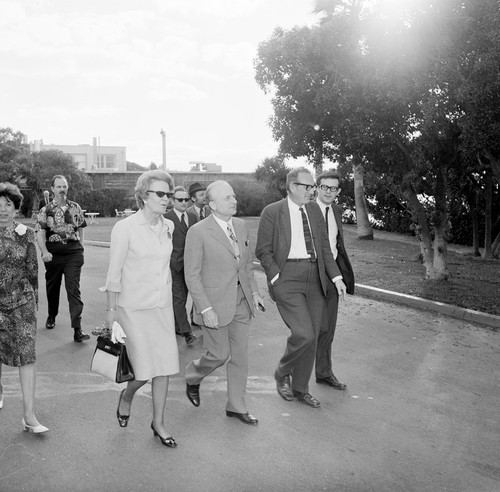 William A. Nierenberg (second from the right), Edith (Meyerson) Nierenberg, and George G. Shor (left, in back) walking with visitors from France