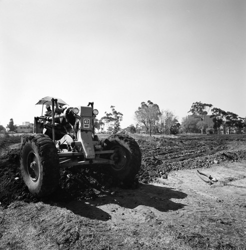 Construction on the UC San Diego Medical Center site, Hillcrest, San Diego