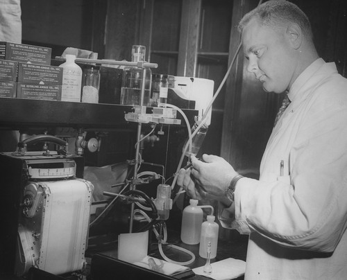 David Jensen measuring a hagfish's heartbeat, Scripps Institution of Oceanography