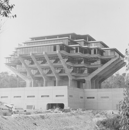 Construction of Geisel Library, UC San Diego