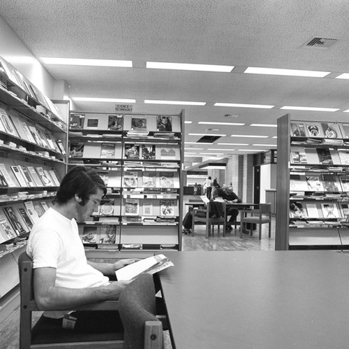 Students studying, Geisel Library, UC San Diego