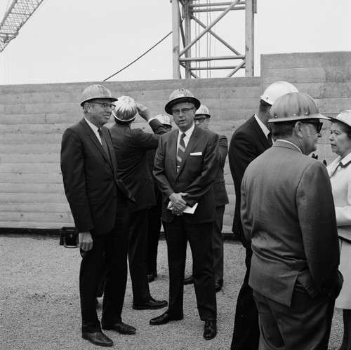 Group at Library topping off ceremony, UC San Diego