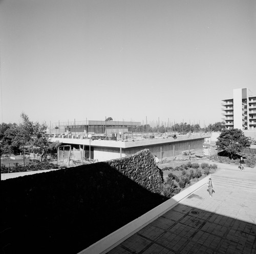 Construction of Revelle College dormitories, UC San Diego