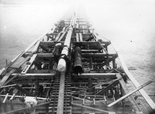 Construction of the Scripps pier