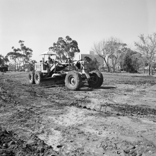 Construction on the UC San Diego Medical Center site, Hillcrest, San Diego