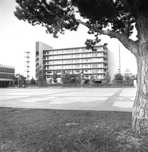 Revelle Plaza, UC San Diego