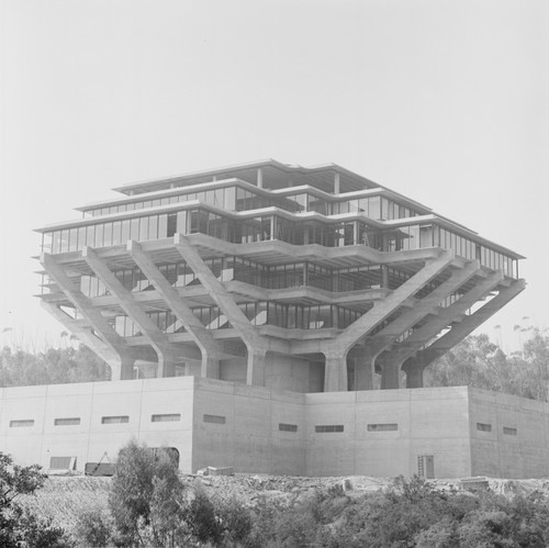 Construction of Geisel Library, UC San Diego