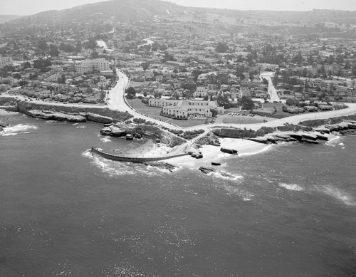 Aerial view of Casa Beach and Children's Pool in La Jolla