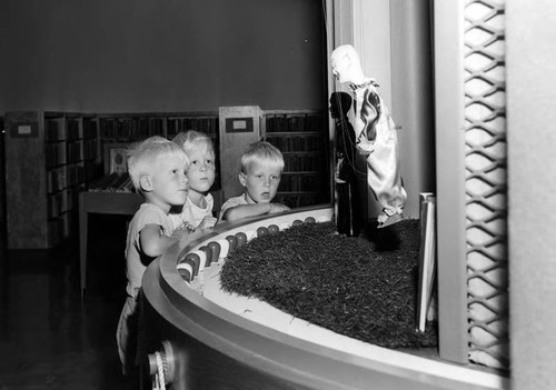 Central Library - Children's Room - Puppet Show