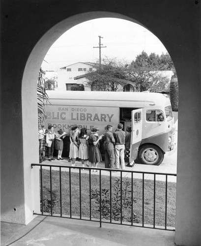 San Diego's Bookmobiles