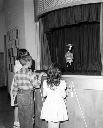 Central Library - Children's Room - Puppet Show