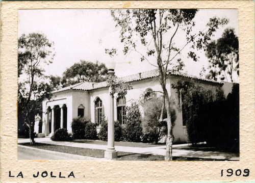 San Diego Public Library - Branch Library: La Jolla Branch