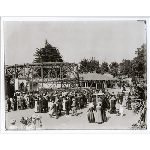 Crowd gathered at dunking booth in Idora Park in Oakland, California