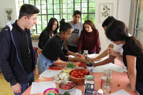 Esfahani A Gomez F Espinosa - Cocina y consumo consciente para adolescentes