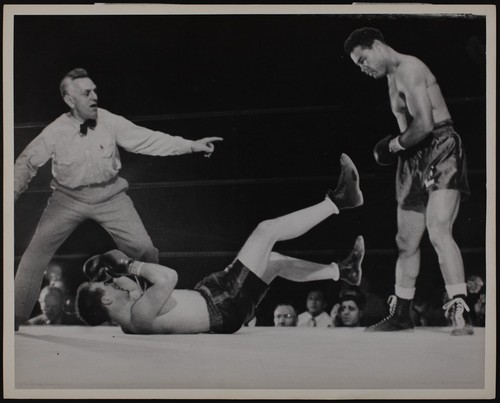 Joe Louis knocking out Billy Conn, 1946