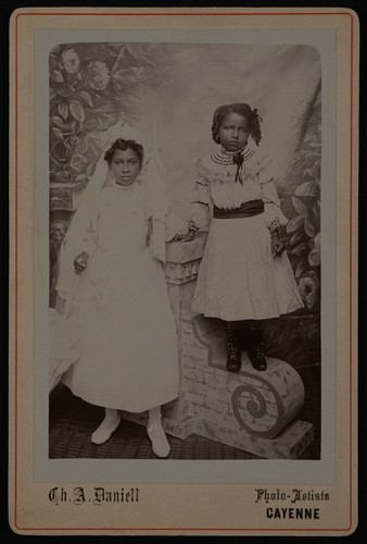 Photograph of two Creole girls in French Guiana