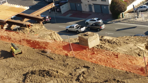 California Incline construction site overlooks Pacific Coast Highway ...