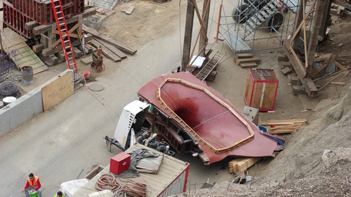 Construction of the Idaho Trail pedestrian overcrossing, May 25, 2016