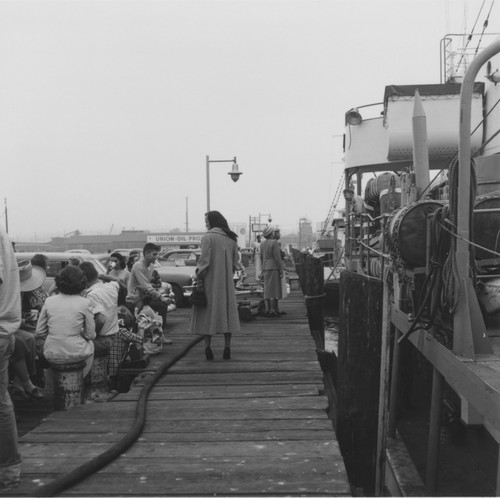 R/V Horizon departure for Capricorn Expedition