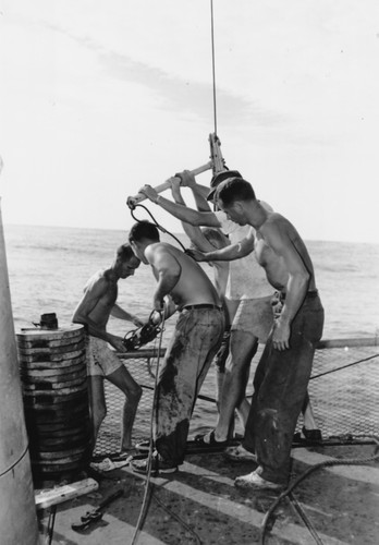 Lowering of a core oceanographic instrument