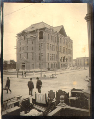 [Girls' High School, located at Geary and Scott, damaged by the earthquake and fire of 1906]