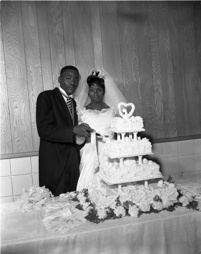 Cake cutting, Los Angeles, ca. 1960