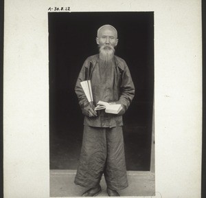 Alter chinesischer Christ mit langem Bart