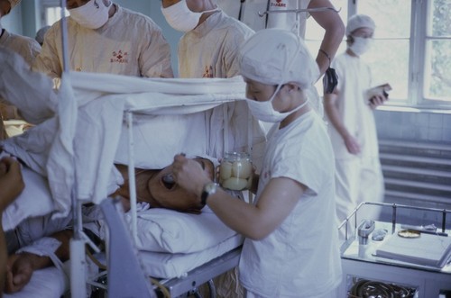 Luda Shi No. 2 People's Hospital, surgeons performing surgery (5 of 7)