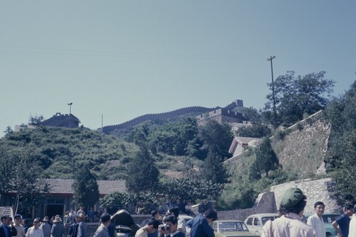 Great Wall, parking lot