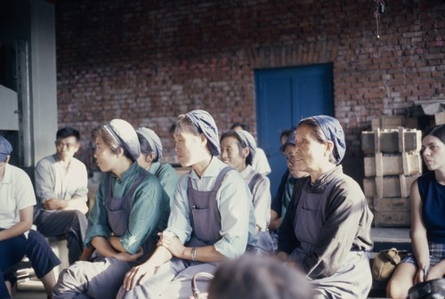 Terracotta factory workers (4 of 6)